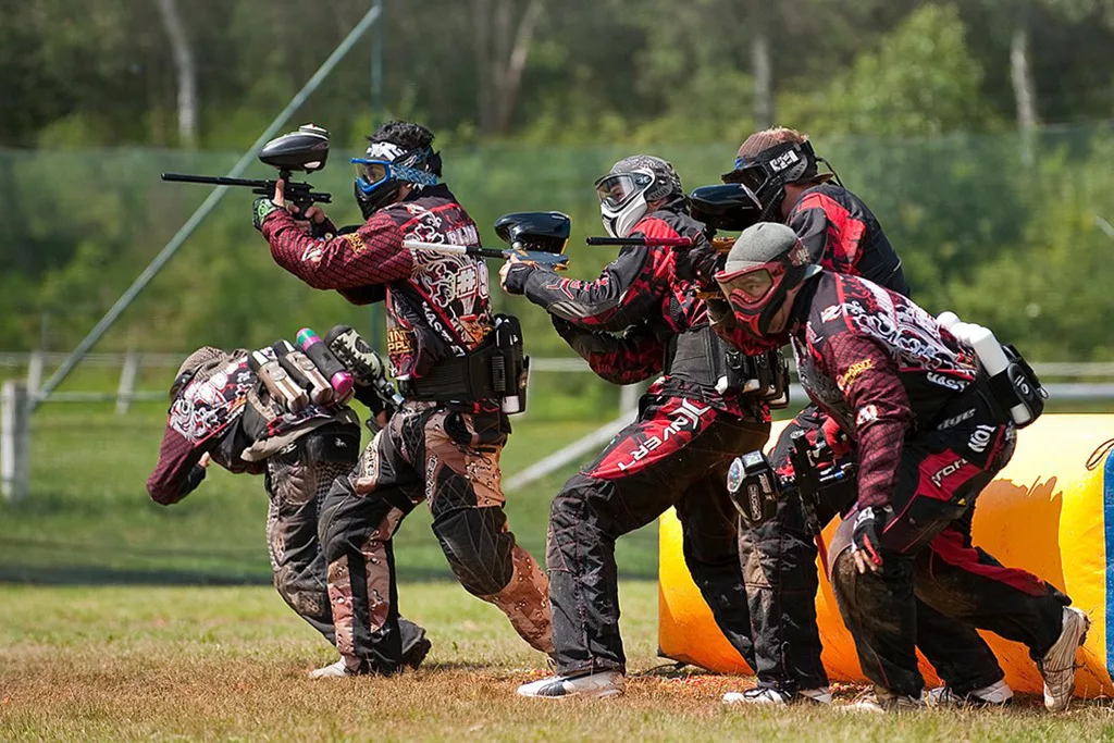 These professional speedball players use top-of-the-line electronic markers that require the use of an HPA tank.
